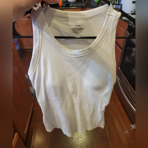 Chic White Ribbed Tank Top - Picture 2 of 4